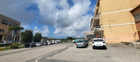 140m² Commercial property in Pomezia, Italy No. 225593 43