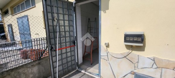140m² Commercial property in Pomezia, Italy No. 225593 5
