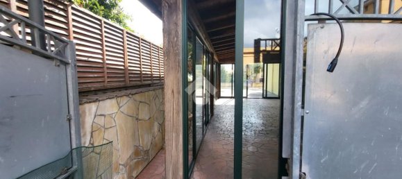 140m² Commercial property in Pomezia, Italy No. 225593 10