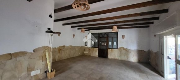 140m² Commercial property in Pomezia, Italy No. 225593 30