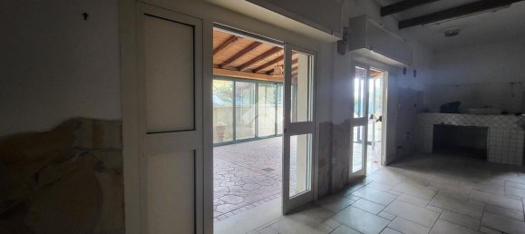 140m² Commercial property in Pomezia, Italy No. 225593 33