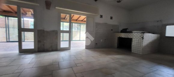 140m² Commercial property in Pomezia, Italy No. 225593 35
