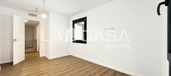 3 غرف نوم منزل ذو طابقين في Badalona, Spain رقم 172621 17