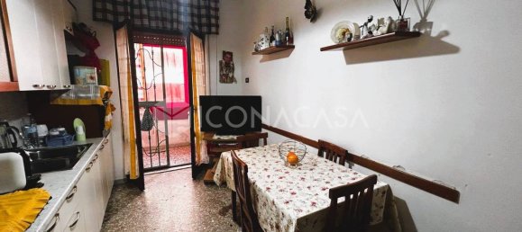 Квартира с 3 комнатами в Бари, Италия № 17048 3