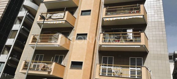 Квартира с 3 комнатами в Бари, Италия № 17048 21