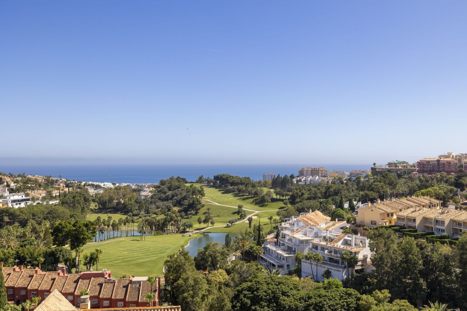 Пентхаус с 2 спальнями в Бенальмадена, Испания № 149663