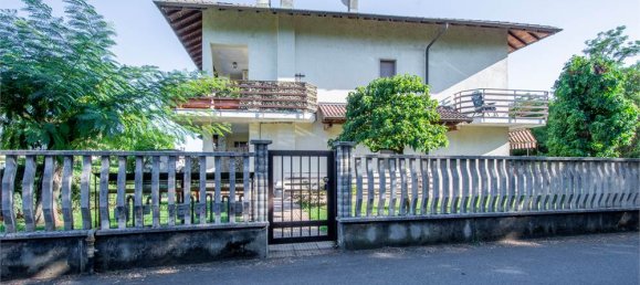 4 bedrooms Apartment in Castano Primo, Italy No. 326713 3