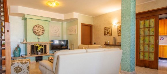 4 bedrooms Apartment in Castano Primo, Italy No. 326713 8