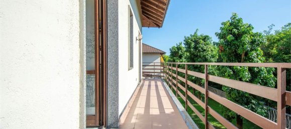 4 bedrooms Apartment in Castano Primo, Italy No. 326713 31