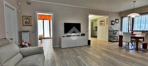 Casa T4 em Gualdo Tadino, Italy N.º 272087 2