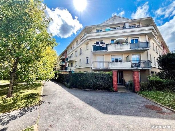 1 غرف نوم شقة في Neuilly-sur-Marne, France رقم 357063