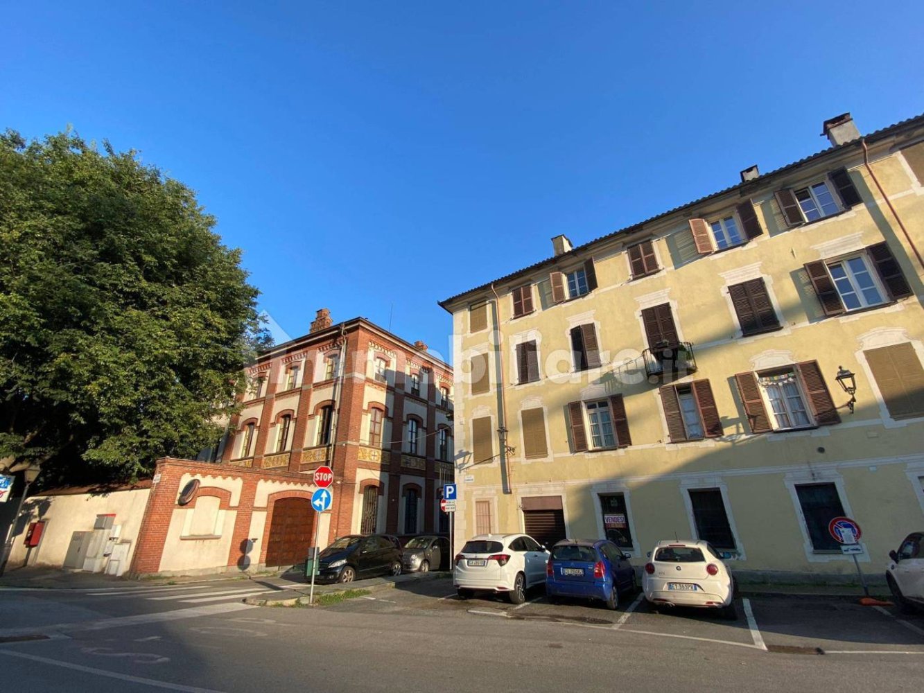 2 rooms Commercial property in Pinerolo, Italy No. 119744