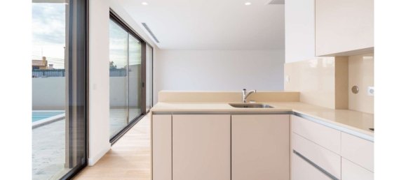 3 bedrooms House in Cascais, Portugal No. 122686 10