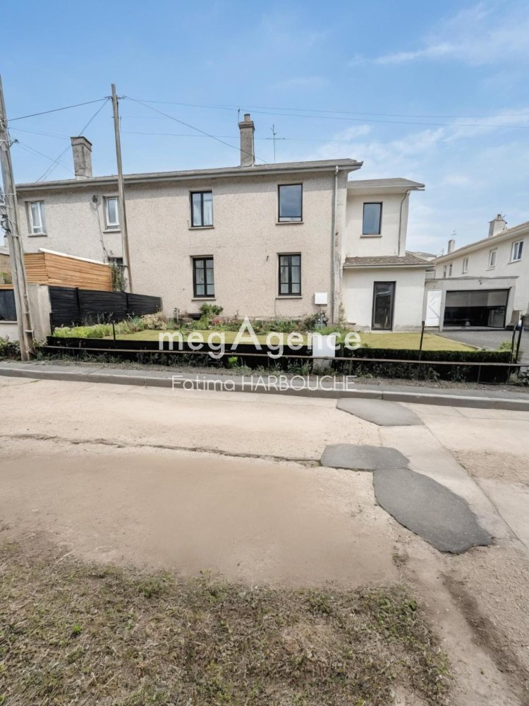 3 bedrooms Apartment in Roche-la-Moliere, France No. 199190