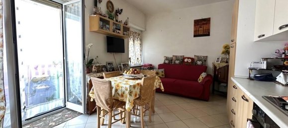 3 rooms Apartment in Rome, Italy No. 36703 6