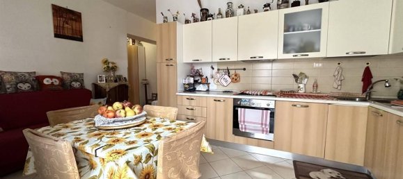 3 rooms Apartment in Rome, Italy No. 36703 9