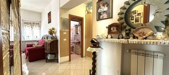 3 rooms Apartment in Rome, Italy No. 36703 5