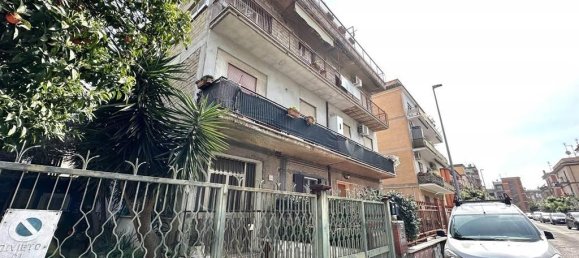 3 rooms Apartment in Rome, Italy No. 36703 2