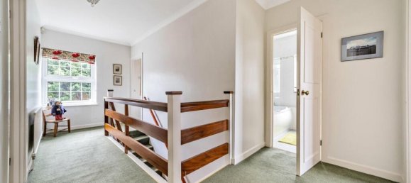 4 bedrooms House in Hadley Highstone, United Kingdom No. 6467 9