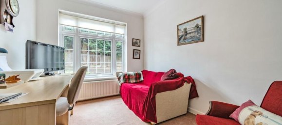 4 bedrooms House in Hadley Highstone, United Kingdom No. 6467 7