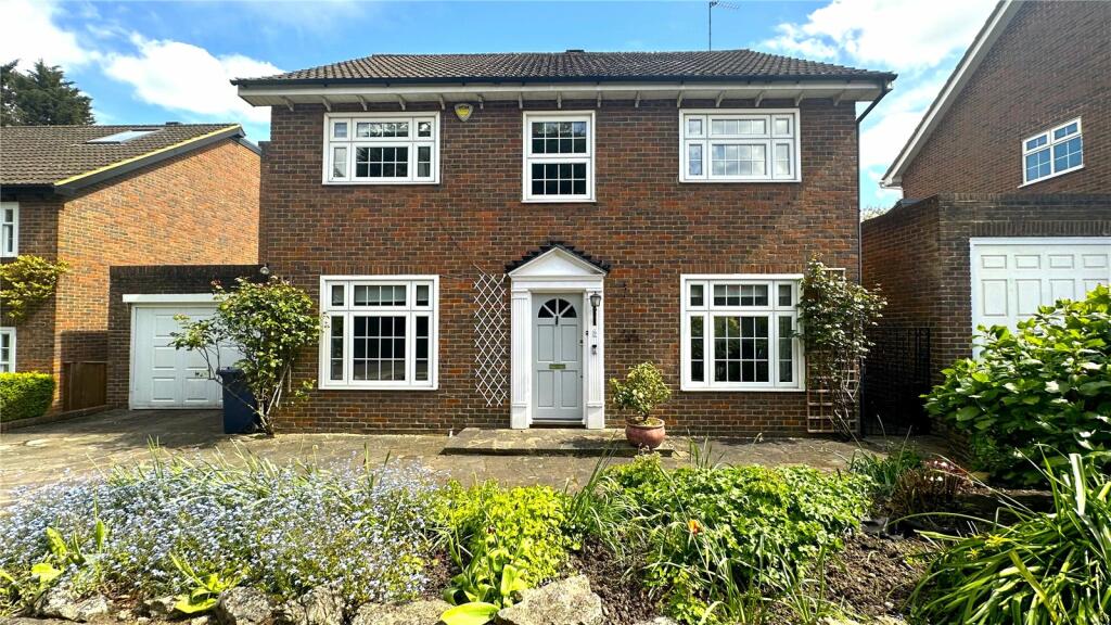 4 bedrooms House in Hadley Highstone, United Kingdom No. 6467