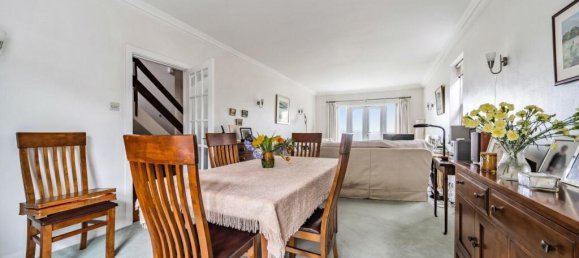 4 bedrooms House in Hadley Highstone, United Kingdom No. 6467 6