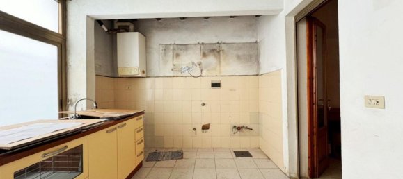 Casa T5 em Campi Bisenzio, Italy N.º 379041 9