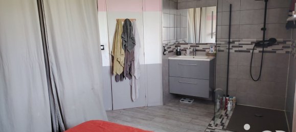 Casa de 3 dormitorios en Thury-en-Valois, France No. 211587 6