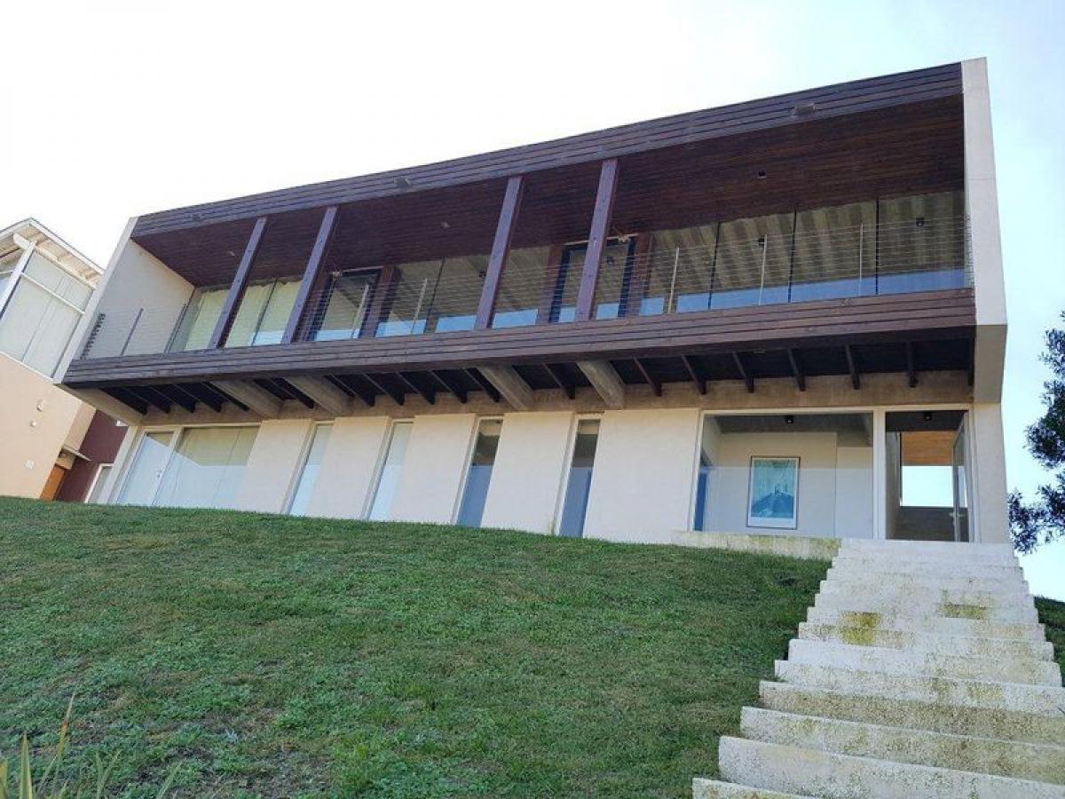 3 bedrooms House in Mar del Plata, Argentina No. 89314