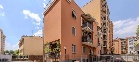 2 rooms Apartment in Cinisello Balsamo, Italy No. 330359 18