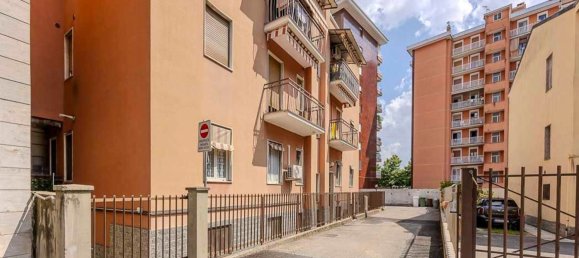 2 rooms Apartment in Cinisello Balsamo, Italy No. 330359 17