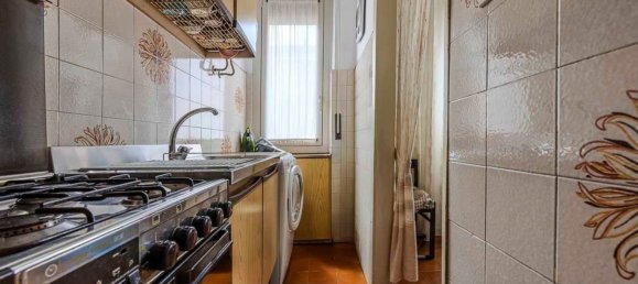 2 rooms Apartment in Cinisello Balsamo, Italy No. 330359 7