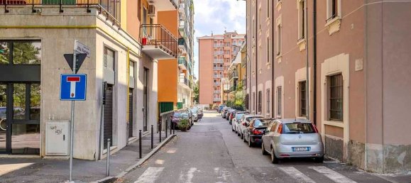 2 rooms Apartment in Cinisello Balsamo, Italy No. 330359 24