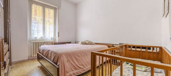 2 rooms Apartment in Cinisello Balsamo, Italy No. 330359 9