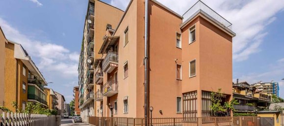 2 rooms Apartment in Cinisello Balsamo, Italy No. 330359 14