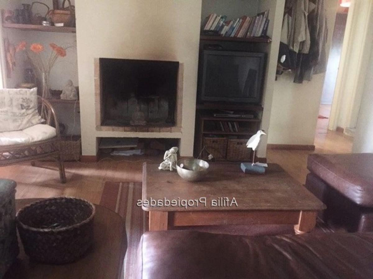 3 bedrooms House in Montevideo, Uruguay No. 5015