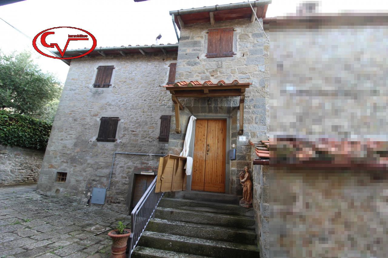 Casa de 4 divisões em Loro Ciuffenna, Italy N.º 229359