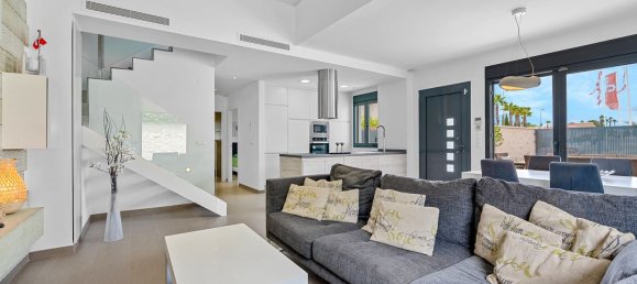 3 bedrooms House in Ciudad Quesada, Spain No. 138176 2