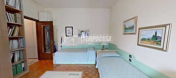 Apartamento de 3 habitaciónes en Bergamo, Italy No. 233040 3