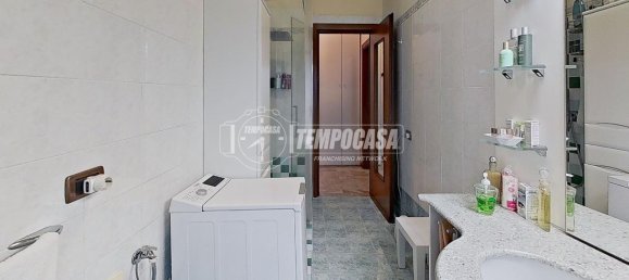 Apartamento de 3 habitaciónes en Bergamo, Italy No. 233040 21