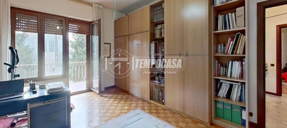 Apartamento de 3 habitaciónes en Bergamo, Italy No. 233040 20