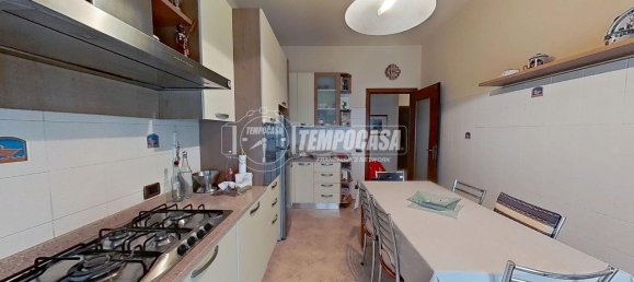 Apartamento de 3 habitaciónes en Bergamo, Italy No. 233040 11
