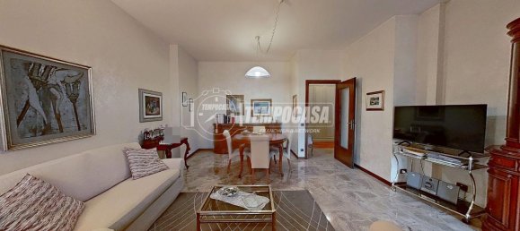Apartamento de 3 habitaciónes en Bergamo, Italy No. 233040 5