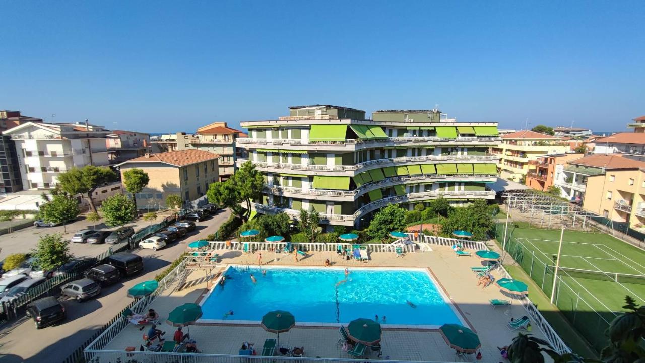 3 rooms Apartment in Silvi, Italy No. 20109