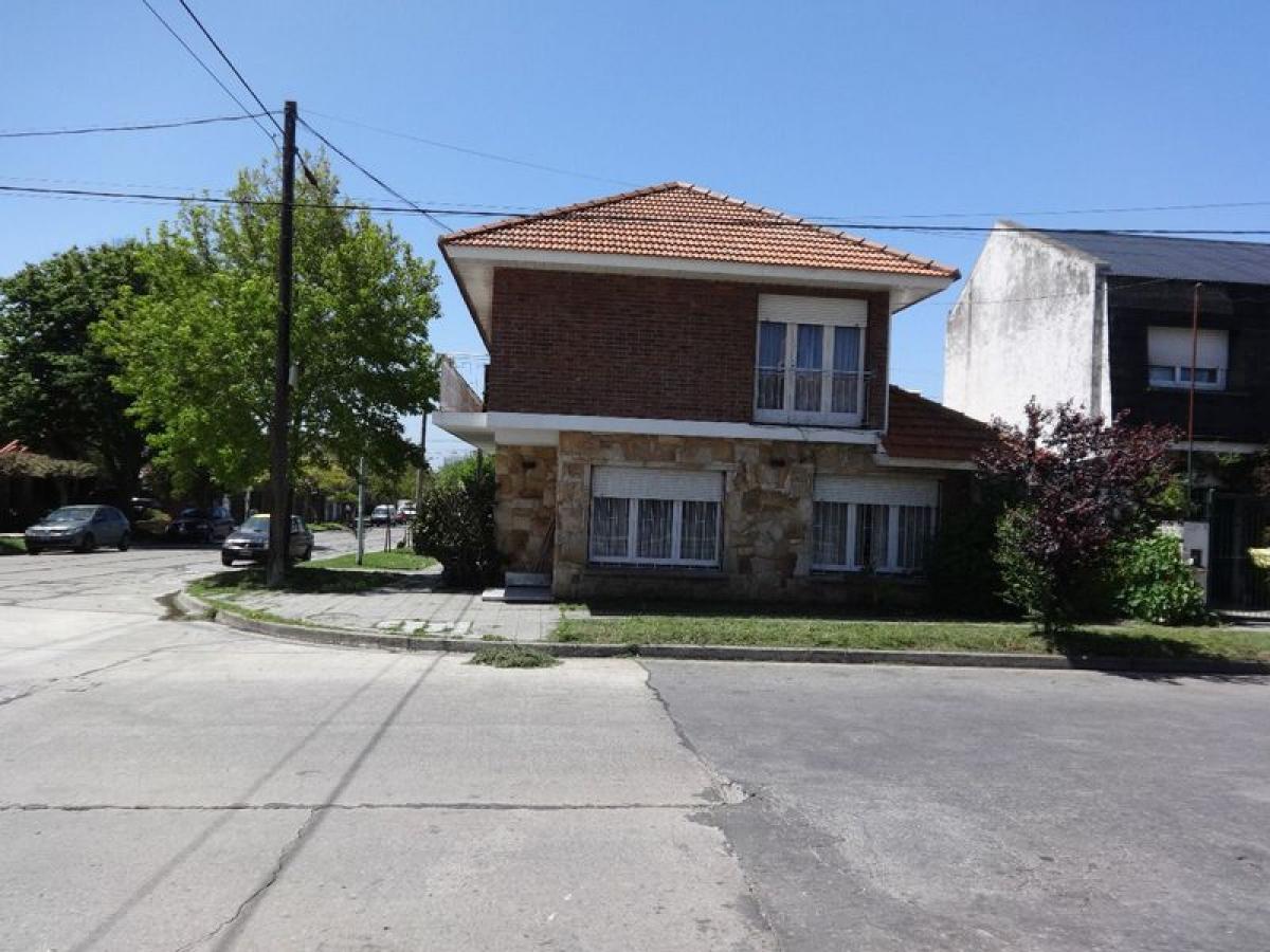 3 bedrooms House in Mar del Plata, Argentina No. 99565