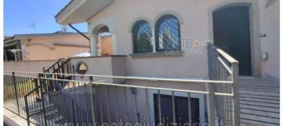 Apartamento de 6 habitaciónes en Ardea, Italy No. 12460 8