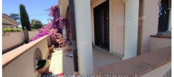 Apartamento de 6 habitaciónes en Ardea, Italy No. 12460 9