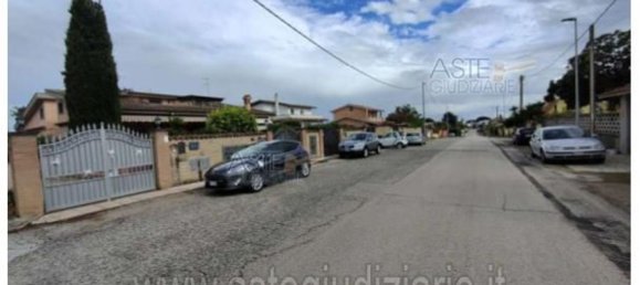 Apartamento de 6 habitaciónes en Ardea, Italy No. 12460 3