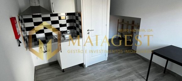 300m² Building in Vila Nova de Gaia, Portugal No. 81695 41