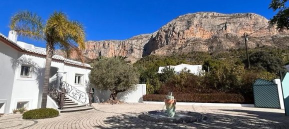 5 bedrooms Villa in Alicante, Spain No. 170306 30